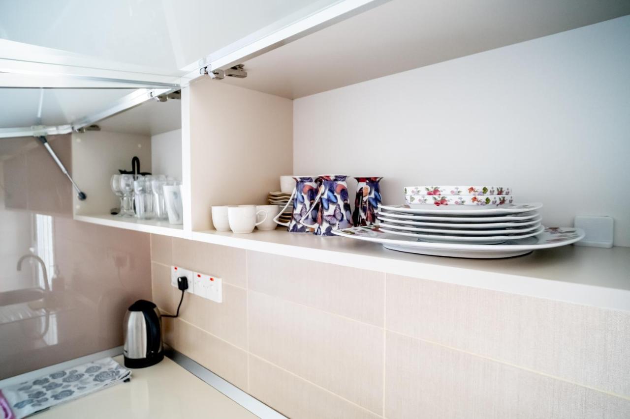 Spacious Two-Bedroom Apartment In Amazing Residence Escape Homes ไคริเนีย ภายนอก รูปภาพ