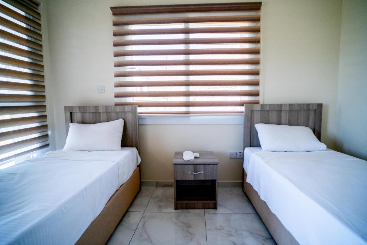 Spacious Two-Bedroom Apartment In Amazing Residence Escape Homes ไคริเนีย ภายนอก รูปภาพ